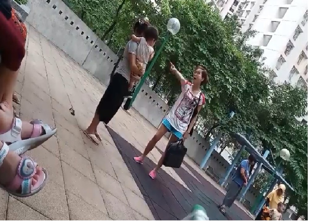 EMPLOYER SCOLD MAID LIKE A DOG IN PUBLIC.