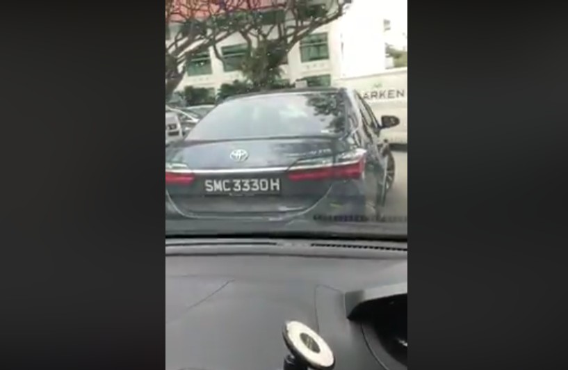 CRAZY ROAD BULLY BLOCK WAY TO AVOID OTHERS FROM PARKING!