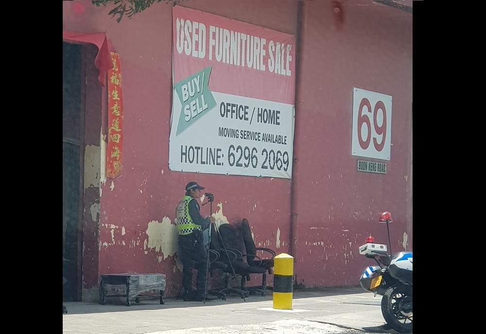 NINJA HIDING AT BOON KENG ROAD. DRIVERS TAKE NOTE