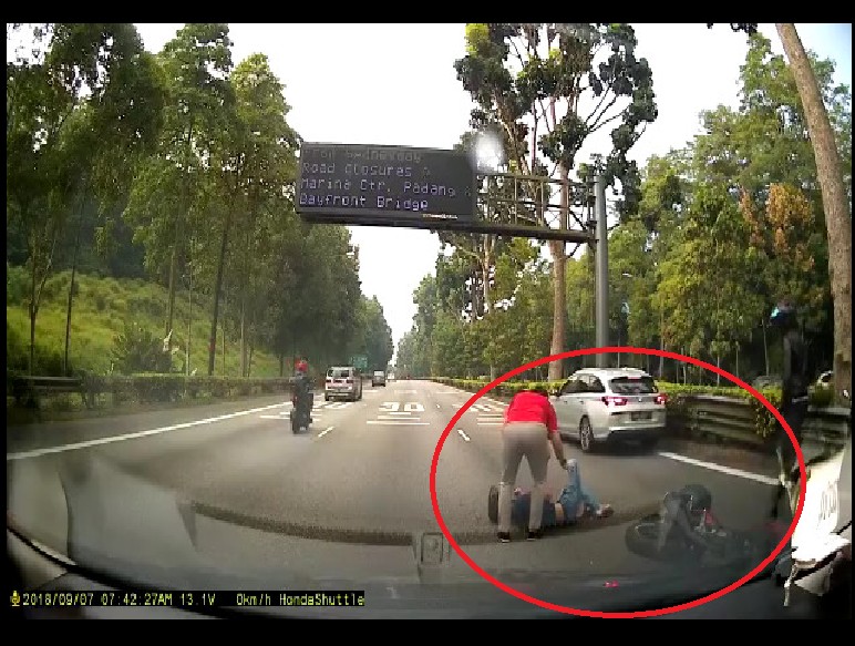 VAN HIT AND RUN ON BKE. PLEASE HELP SHARE