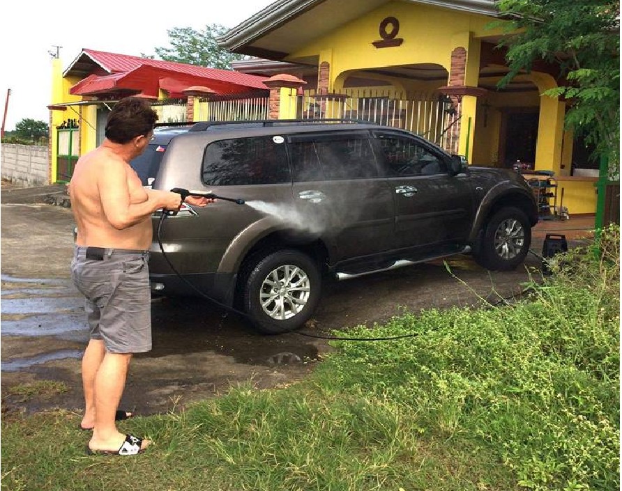 MAN MORE HAPPY LIVING IN 3RD WORLD COUNTRY THAN SG