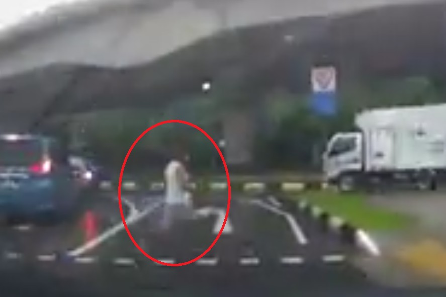 PARENTS EDUCATE YOUR KIDS! WANT GET BANG BY CAR AH?