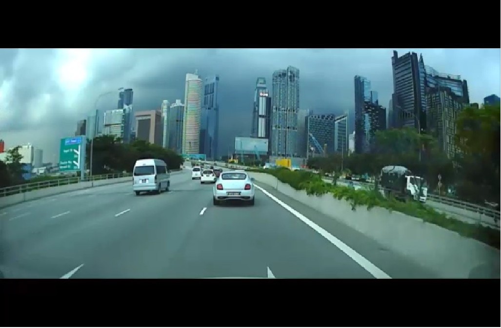 WHY DOES BRANDED CAR DRIVERS HAVE PROBLEM SIGNALLING?