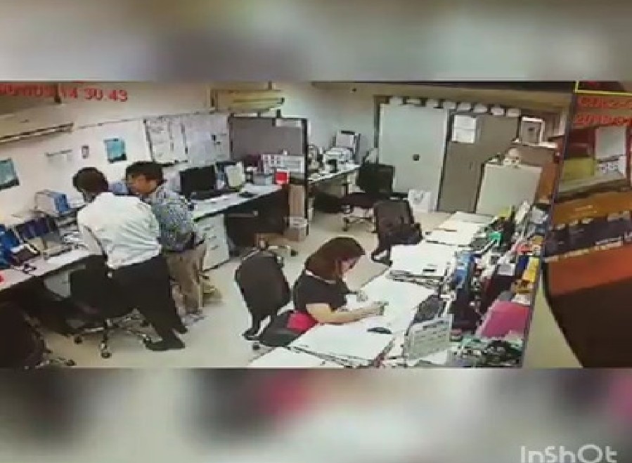 MANAGER AT TTSH ABUSING AUTHORITY! CAN PHYSICAL AH?