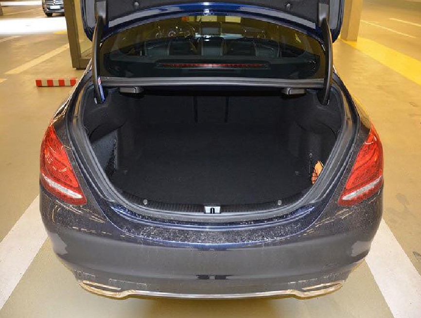 WOMAN CLAIMS M’SIA POLICE PLANTED DRUGS IN HER CAR