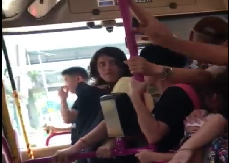 WOMAN KPKB ON BUS AND KEEP PUSHING OTHER PASSENGERS!