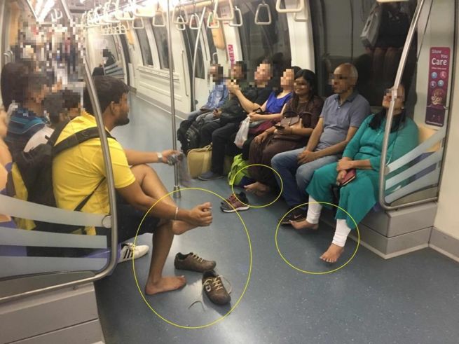 PASSENGERS AIR SMELLY FEET IN MRT. HELLO? UNCIVILIZED