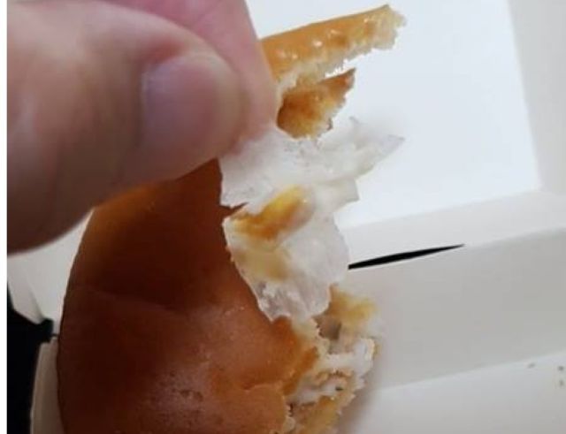 MAN FOUNDS PLASTIC IN FISH BURGER PATTY @ MCDONALDS TAMPINES MALL