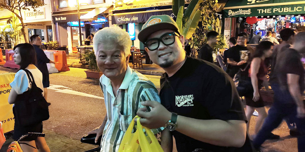 LEGENDARY OTAK UNCLE, SELLING OTAK ON BICYCLE IN BARS FOR 30 YEARS