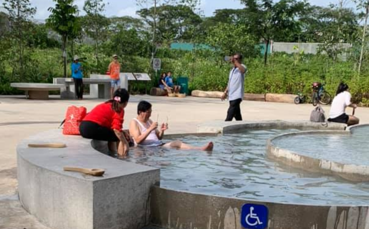 SEMBAWANG HOTSPRING UPGRADED, BUT PEOPLE REMAIN THE SAME