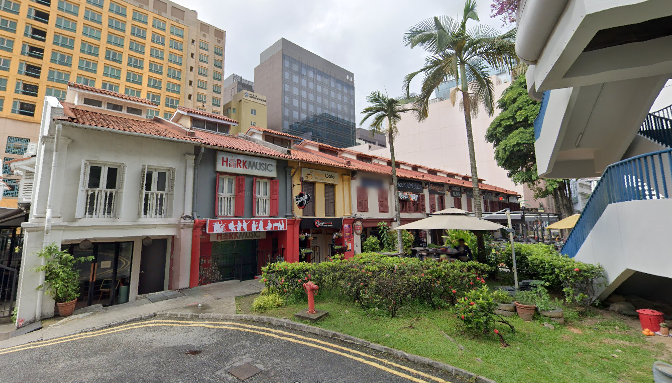 MAN ALLEGEDLY ELBOW WOMAN IN THE FACE AFTER GETTING REJECTED AT BAR