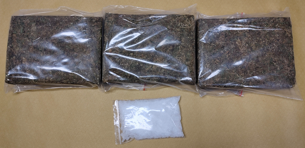 23 Y.O FEMALE DRIVER CAUGHT FOR SMUGGLING WEED & ICE VIA TUAS CHECKPOINT