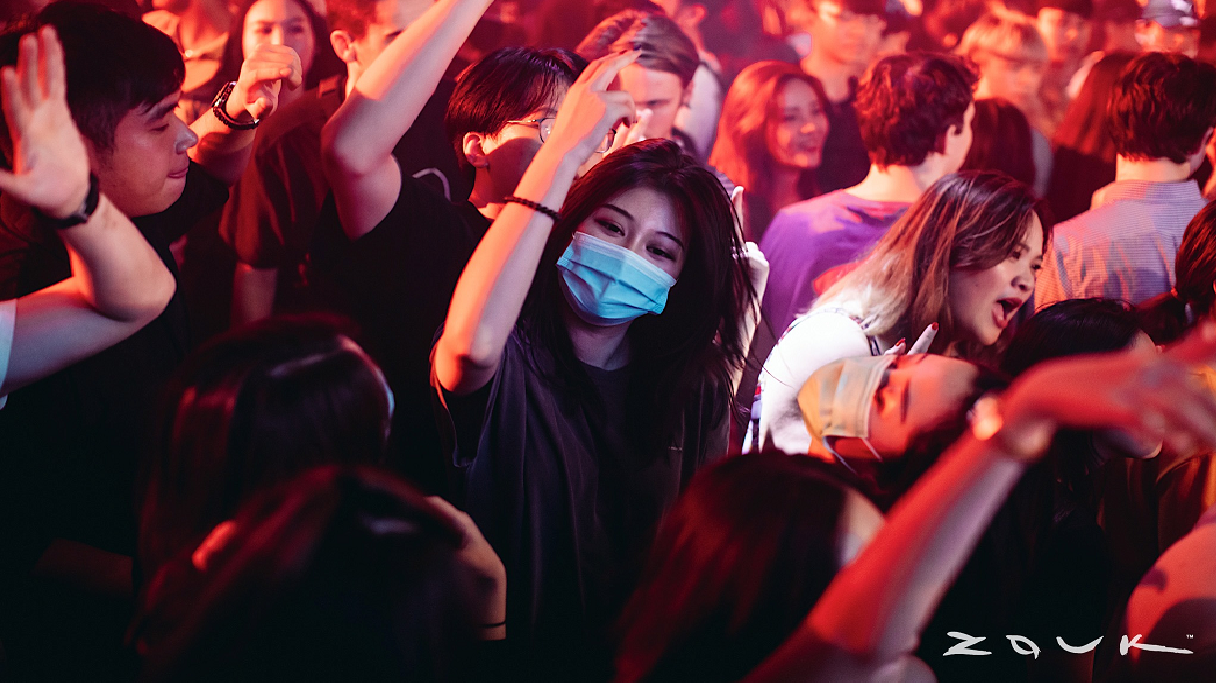 PHOTOS OF CHIO BU CLUBBING IN ZOUK WITH FACEMASK GOES VIRAL