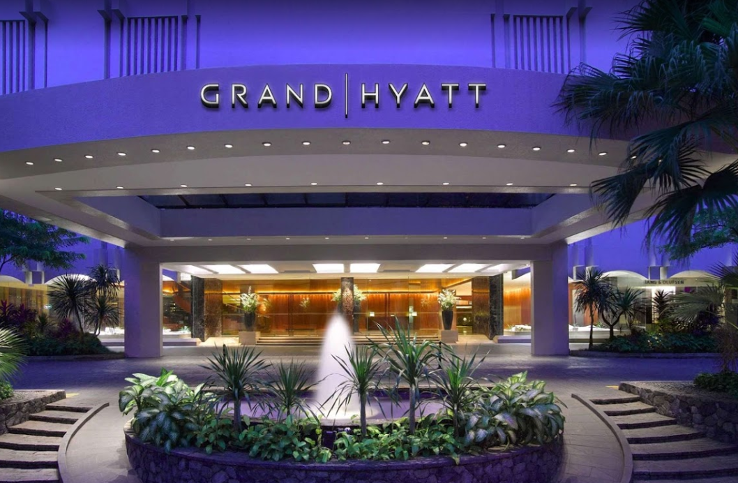 4 SINGAPOREANS REPORTED WITH SYMPTOMS AFTER MEETING AT GRAND HYATT