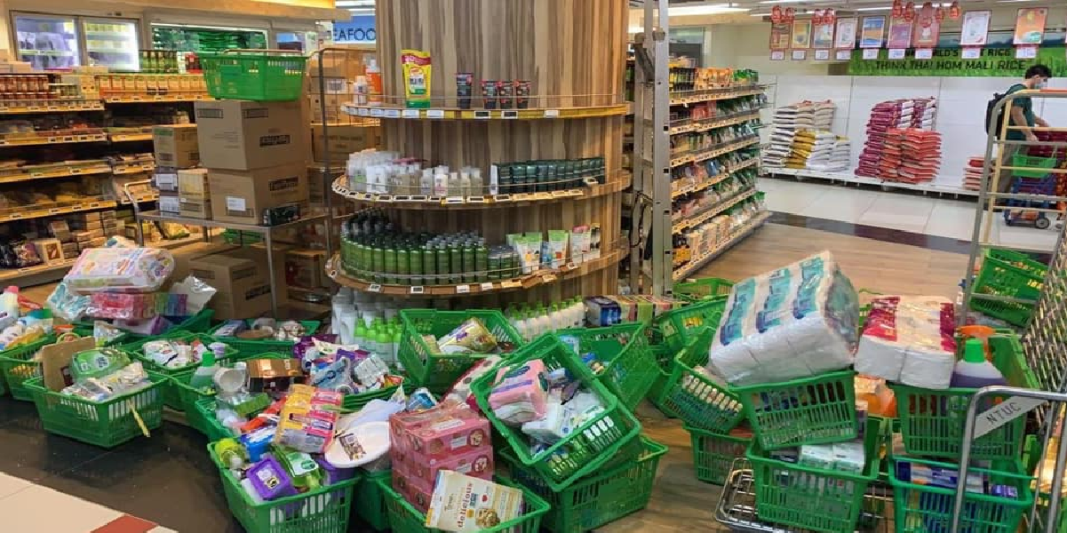 QUEUE TOO LONG THEN LEAVE BASKET ON FLOOR, IRRESPONSIBLE A**