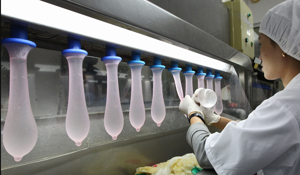 CONDOM SHORTAGE AS ONE OF THE WORLD’S TOP PRODUCER IN M’SIA UNDER LOCKDOWN