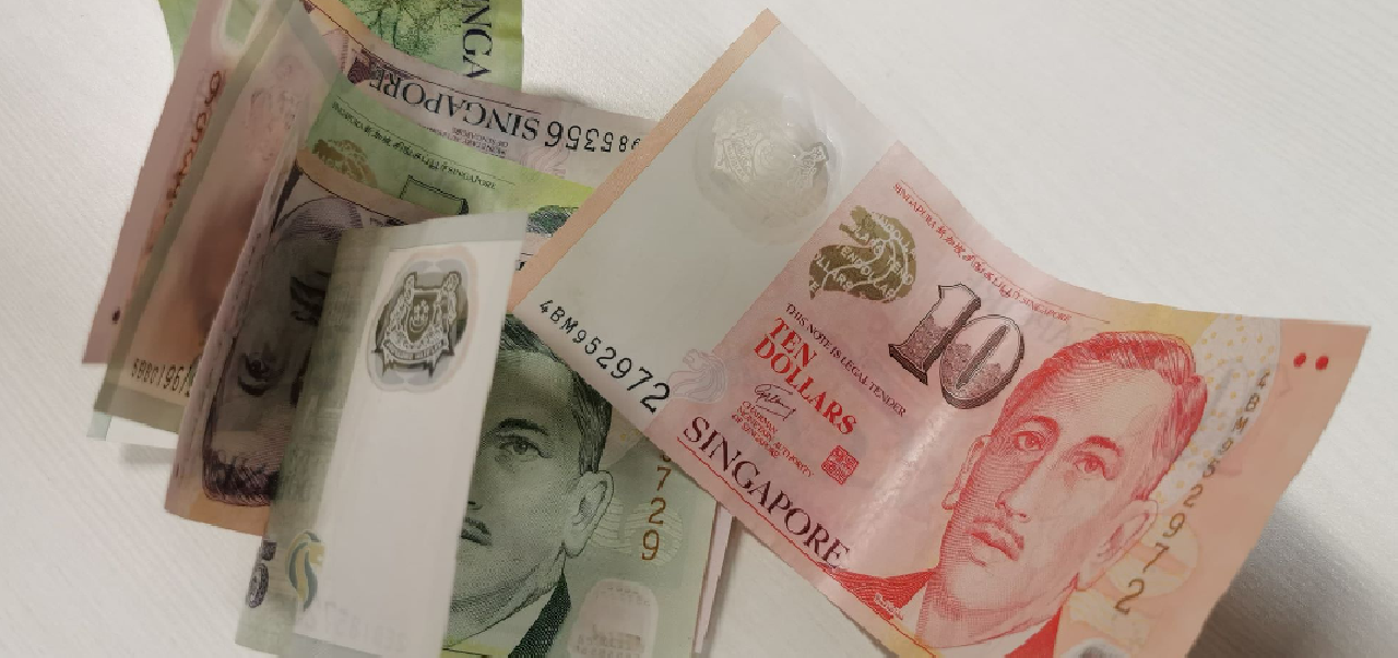 CASH MAY SPREAD CORONAVIRUS, WORLD HEALTH ORGANIZATION WARNS