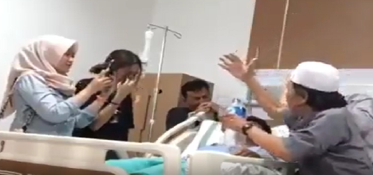 MALAYSIAN FAMILY HIRES BOMOH TO TREAT SICK PATIENT.