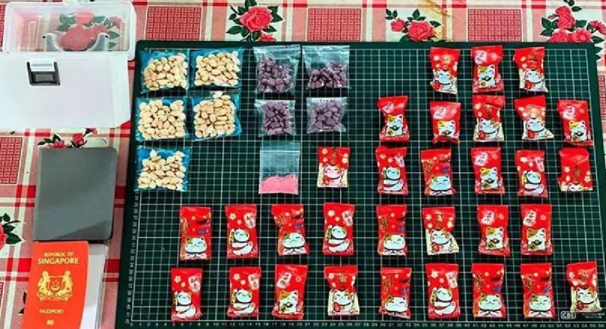 S’POREAN ARRESTED AT MALAYSIA 1009 ECSTASY PILLS AND METH FOUND