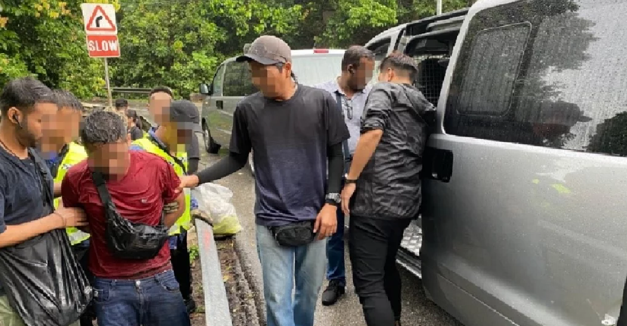 PM LEE: MOST WORKPLACES TO CLOSE, SCHOOLS CLOSE, ESSENTIAL SERVICES OPEN