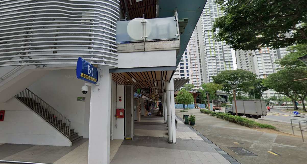 ELDERLY MEN SPOTTED DRINKING IN A GROUP AT TEBAN GARDEN