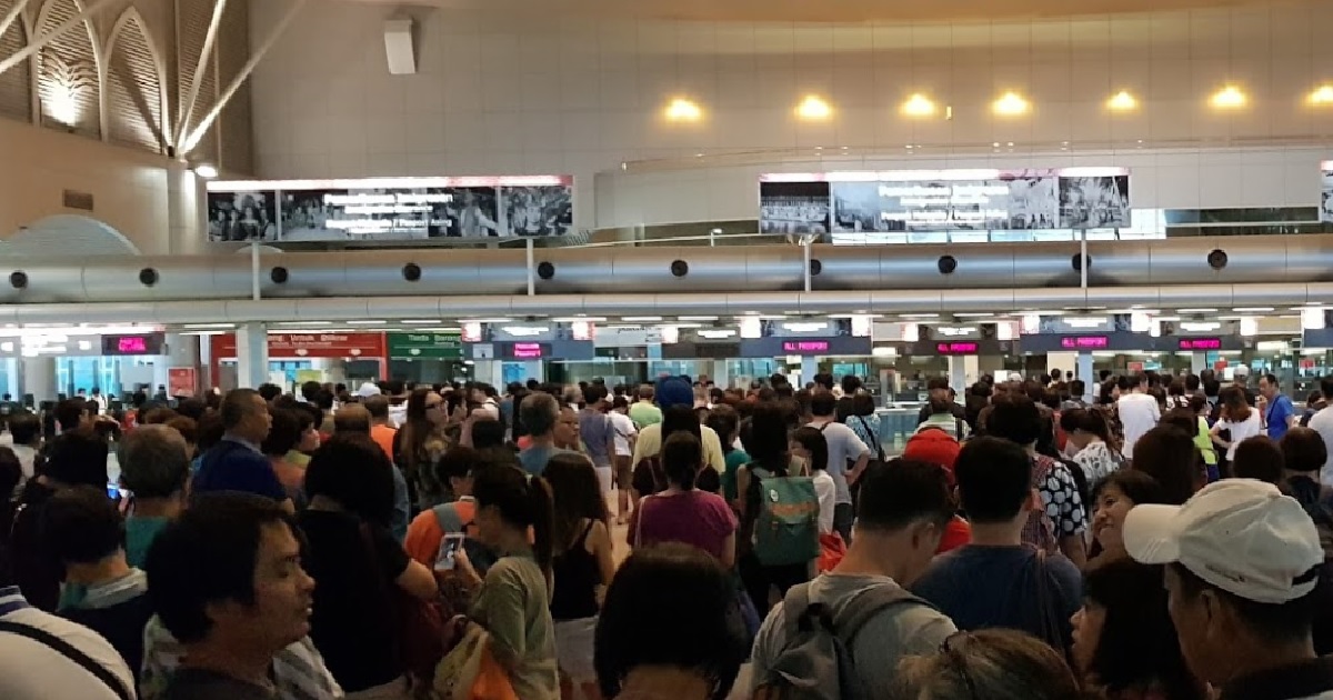 WOMAN MISSED KL-BOUND BUS BECAUSE STUCK @ JB CUSTOMS FOR 4 HRS, CHARGED $154 FOR ANOTHER SEAT