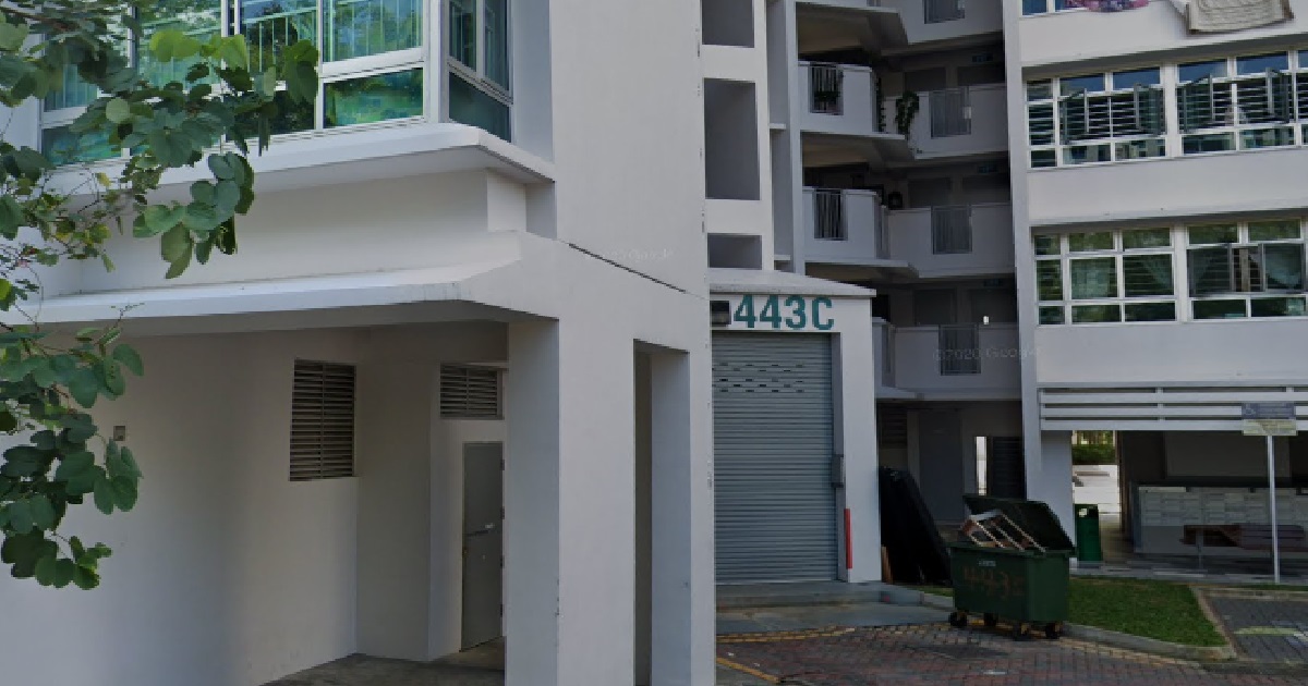 19-YEAR-OLD GIRL SAT PERCHED ON 27TH FLOOR RAILING, RESCUED BY SCDF AND POLICE