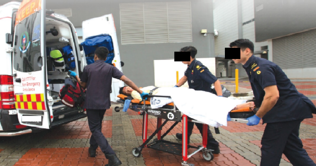 55-YEAR-OLD DIED AFTER BEING DROPPED HEAD-FIRST ON STRETCHER BY AMBULANCE STAFF