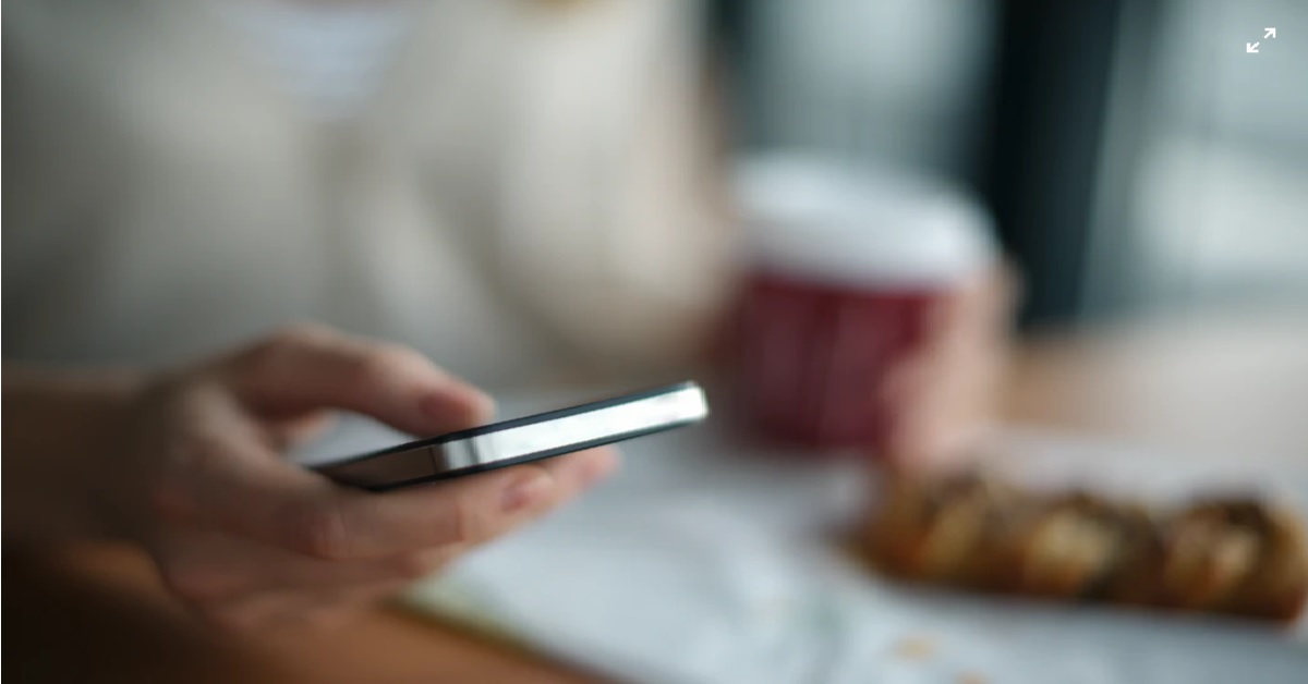 FEMALE COMPLAIN ABOUT GUY CATFISHING HER IN DATING APP