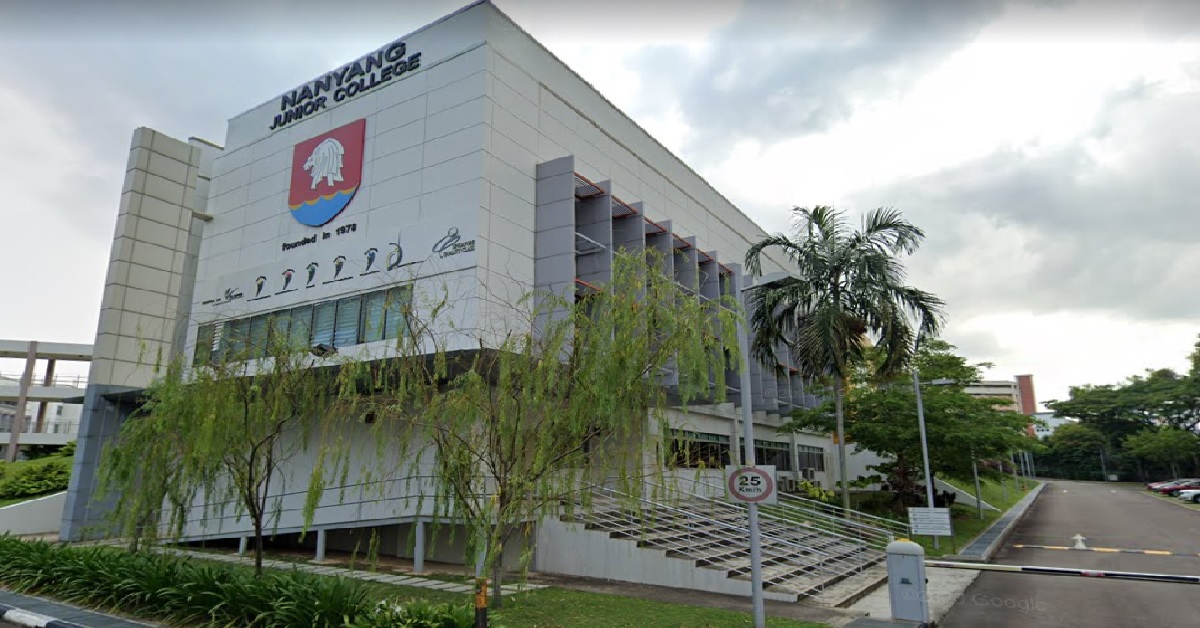 GF LIKE SOMEONE ELSE IN UNI WHILE BF IN NS, GETS GHOSTED