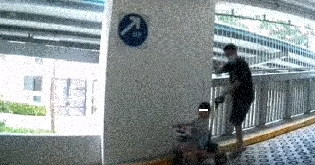 FATHER IN THE WRONG STILL SHOUT “SIMI LAN”. LET KID PLAY TRICYCLE IN THE CAR PARK