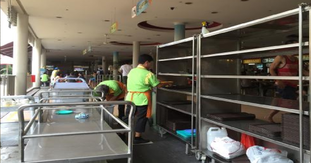 DINERS REQUIRED TO RETURN TRAYS AND CLEAR OWN TABLE, OR FINED UP TO $2K