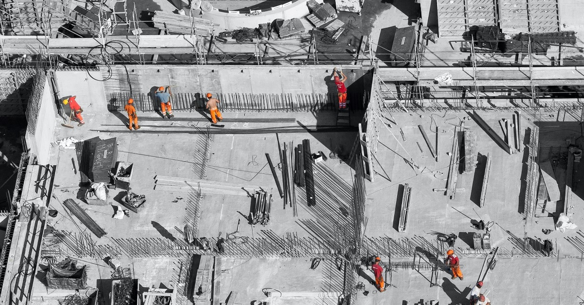 BUILDERS NEVER ENSURE USE OF SAFE ENTRY, POSSIBLE COVID-19 SPREAD ON SITE