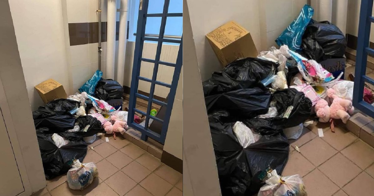 RESIDENT ANYHOW THROW RUBBISH, DIRTIES ENTIRE CORNER OF CORRIDOR