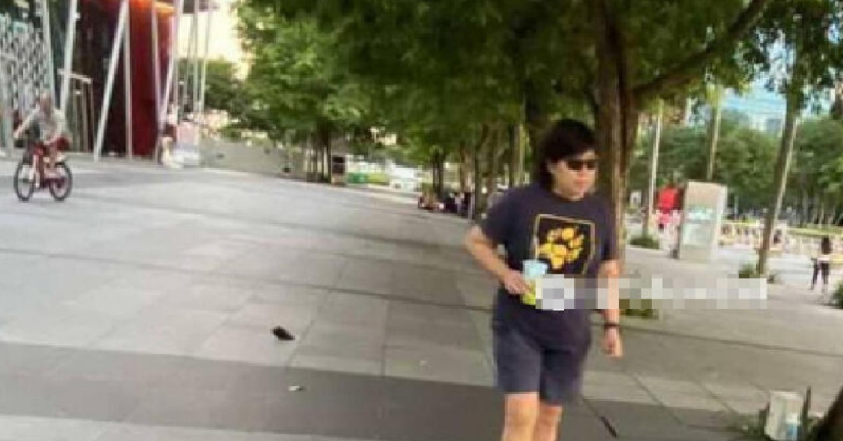 BADGE LADY SPOTTED WITHOUT MASK AGAIN AT MARINA BOULEVARD
