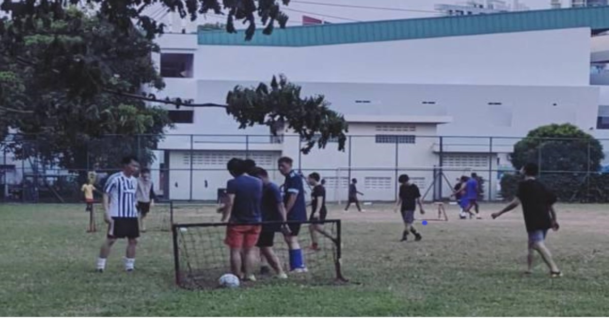 GROUP OF GUYS SPOTTED PLAYING SOCCER, NO REGARD FOR COVID-19 RULES