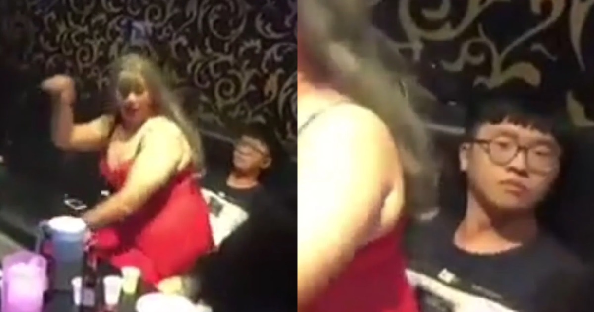 TAIWAN GUY GO KTV “EAT SIO BAK”, GIRL BOUNCING ON TOP OF HIM