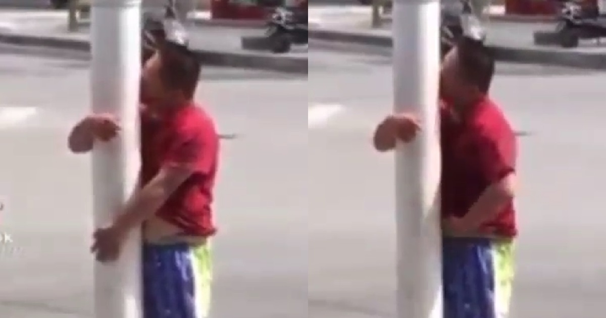NO KTV TO TEH NEH-NEH, SO GUY GO TO ROAD TO TEH THE LAMP POST