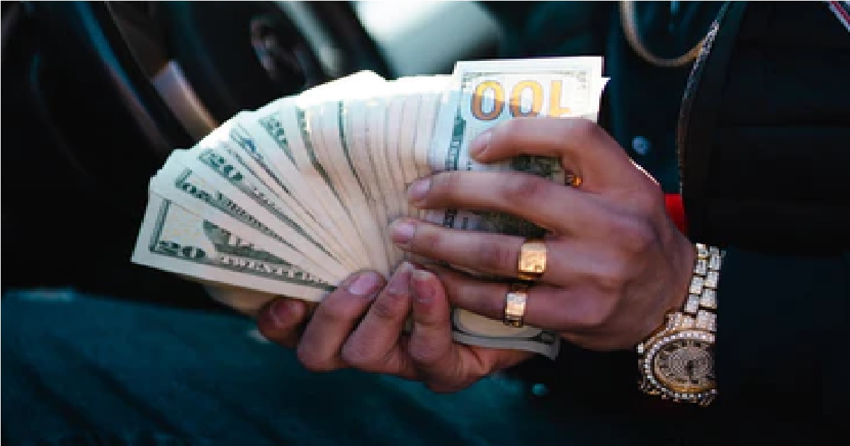 DESPERATE RICH WOMAN NOW LOOKING FOR YOUNG MEAT THROUGH TELEGRAM