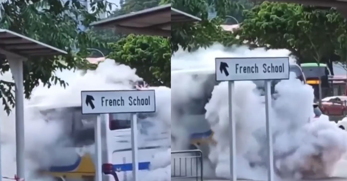 BUS “FUMIGATING” BY SMOGGING THE WHOLE AREA AT ANG MO KIO