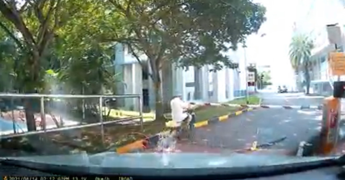 NO F*CKS GIVEN BY UNCLE, JUST WHACK THE GANTRY ONLY