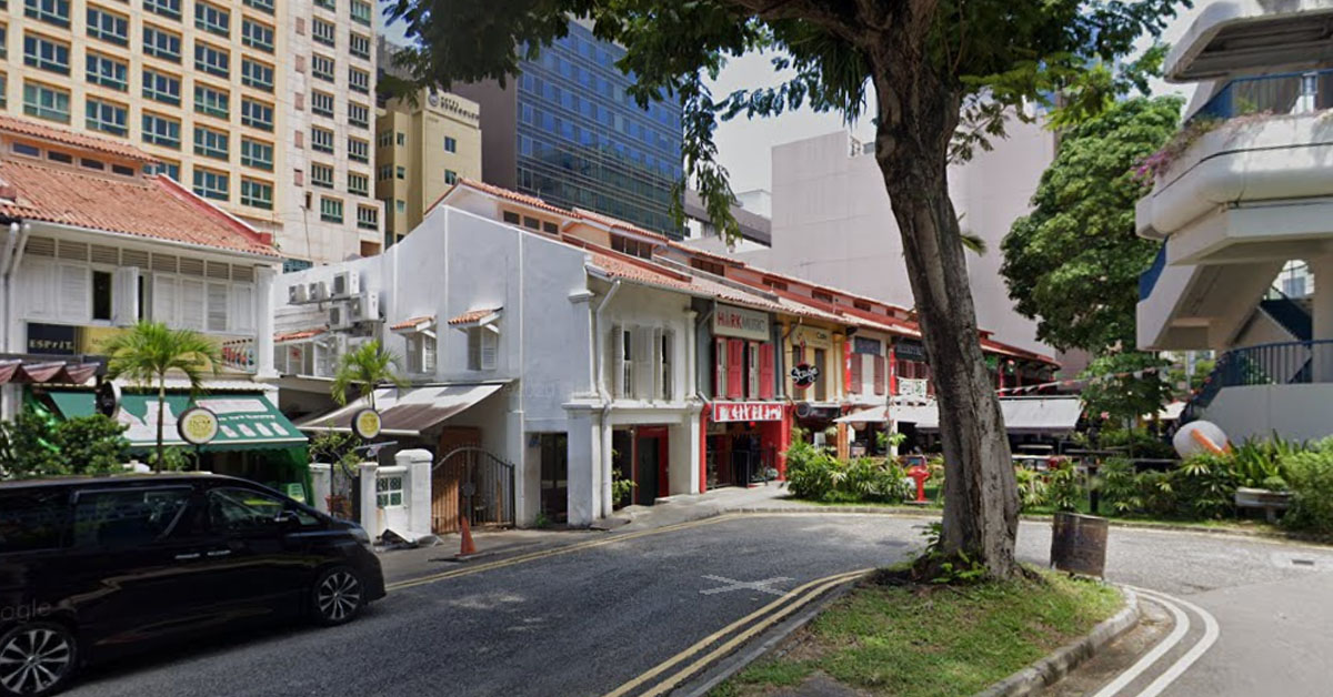 “DINE-IN PUB” REOPENED, HOSTESSES SITS WITH CUSTOMERS @ PRINSEP