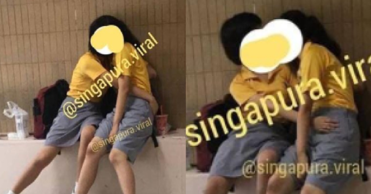 YP XMMS HIDE ONE CORNER TO TOUCH AND KISS EACH OTHER