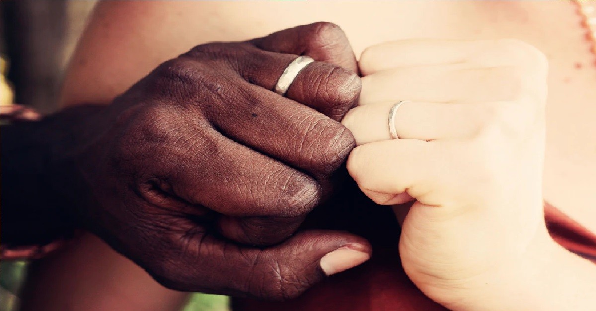 RACIST PARENTS NOT HAPPY DAUGHTER DATE INDIAN, SAY: “INDIANS R*PE GIRLS”