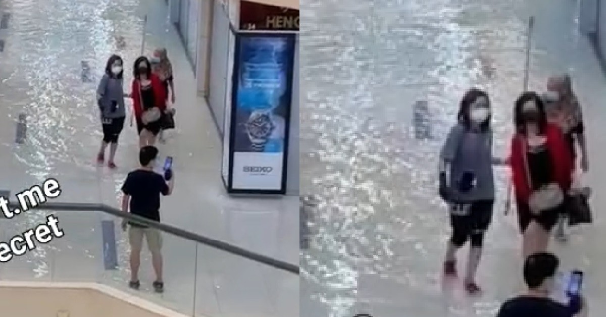 SHOPPING MALL INSIDE ALSO FLOODED FROM RAIN, @ BUKIT TIMAH PLAZA