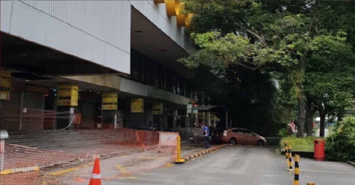 GANGSTERS 2V1 ATTACK MAN, POLICE COME, TRY TO FLEE IN CAR BUT CAUGHT