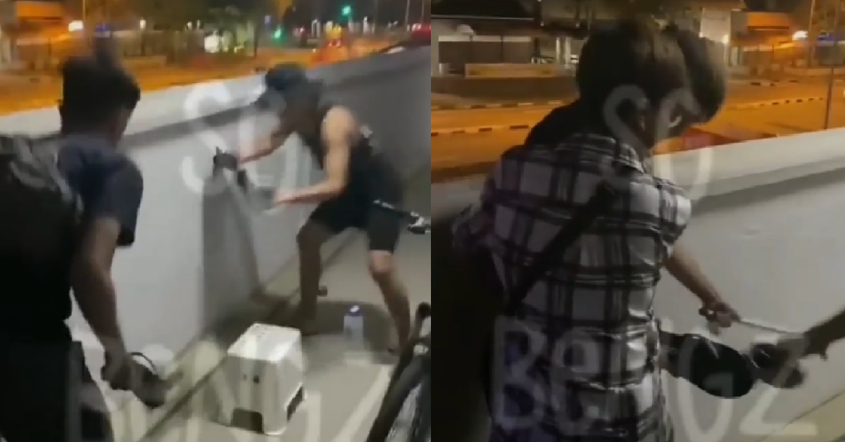 3 GUYS VS 1 COCKROACH, TAKE SLIPPER & BROOMSTICK BUT SCREAM LIKE GIRL