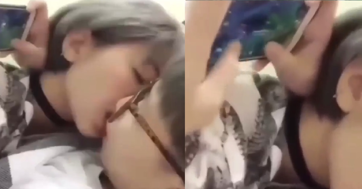 GUY KISS GF & PLAY GAME AT SAME TIME, MULTI-TASKING TALENT