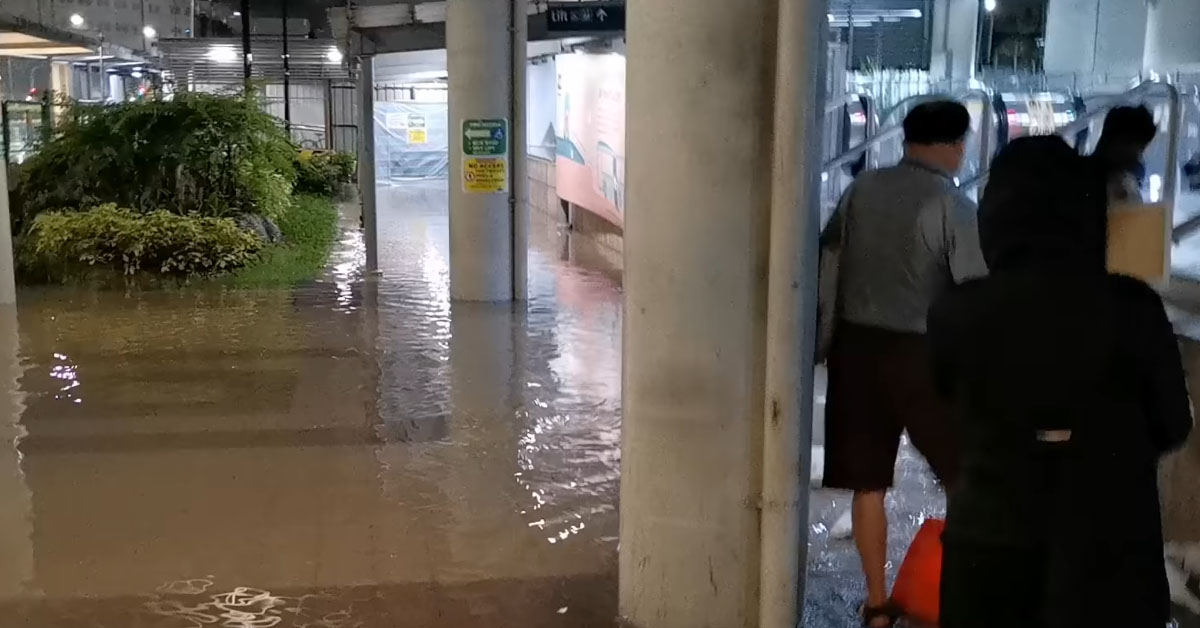 ENTRY TO LAVENDER MRT FLOODED AFTER MORNING HEAVY DOWNPOUR