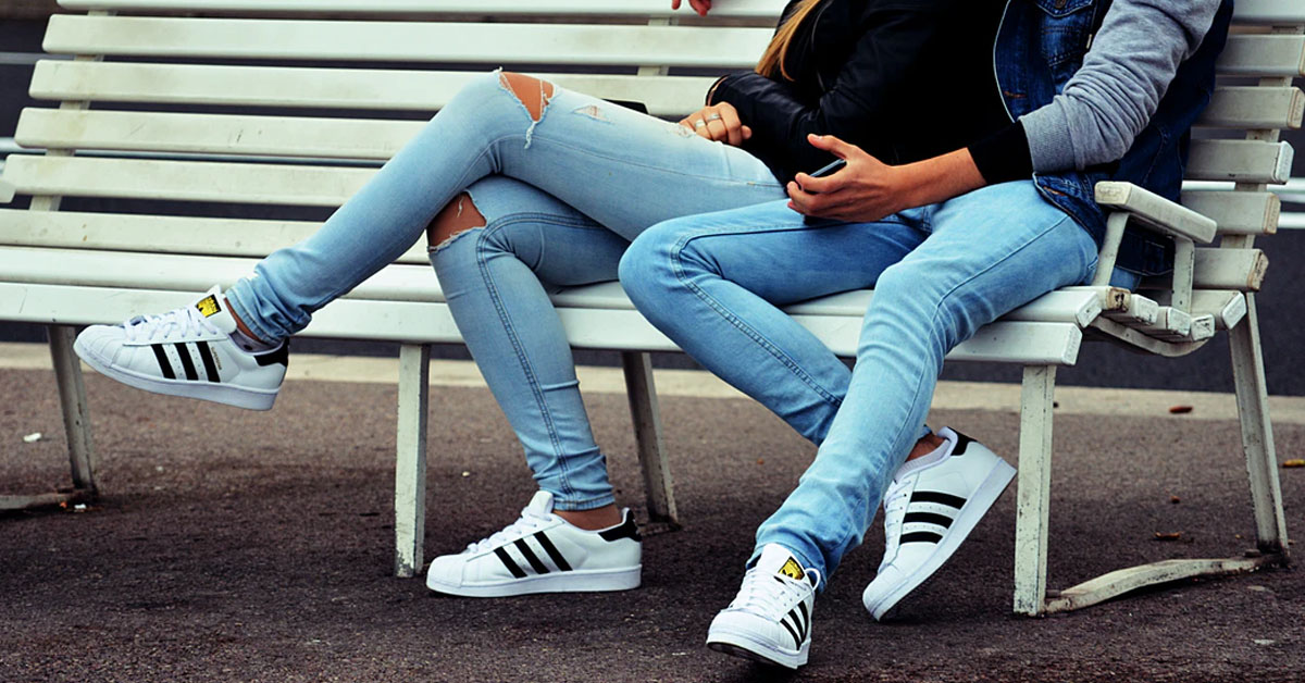 MAN THINKS HE WILL BE 4EVER ALONE BECAUSE CANT BE NICE TO GF